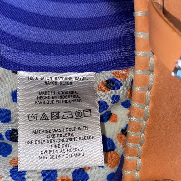 MAEVE Sleeveless V-Neck Geometric Dot/Wavy Print Top - Picture 8 of 8